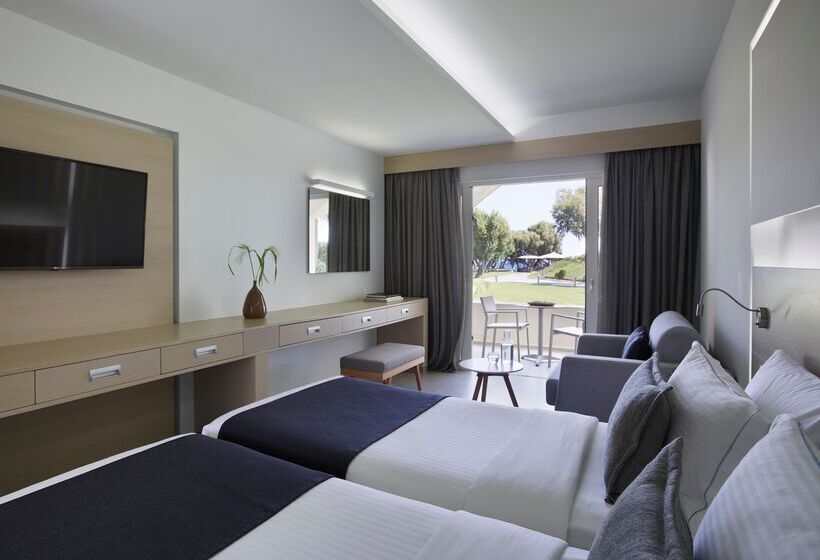Номер Deluxe Вид на Море, Neptune Luxury Resort