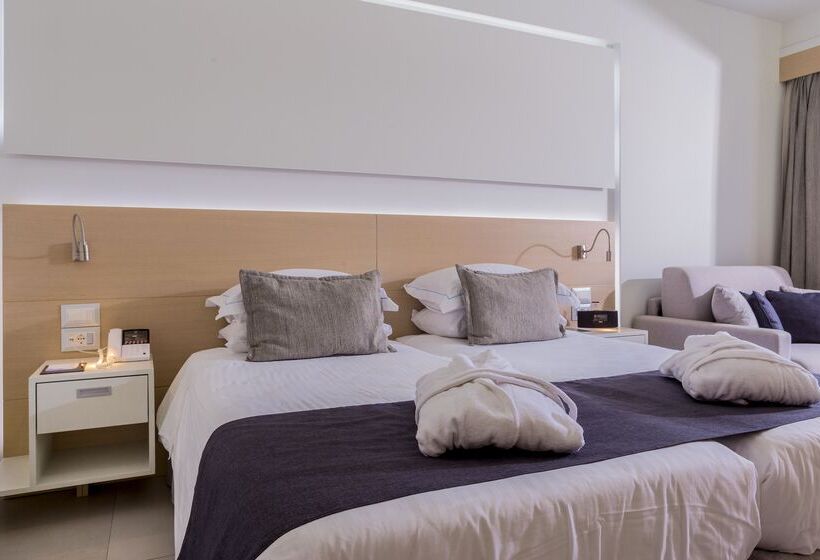 Номер Deluxe, Neptune Luxury Resort