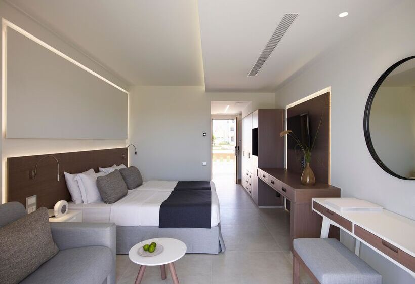 חדר משפחתי דלוקס, Neptune Luxury Resort