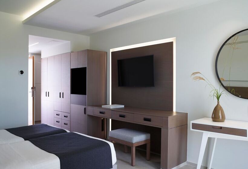 חדר משפחתי דלוקס, Neptune Luxury Resort