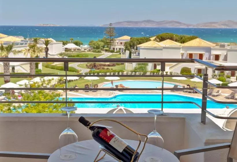 オーシャンビュースタンダードルーム, Neptune Luxury Resort