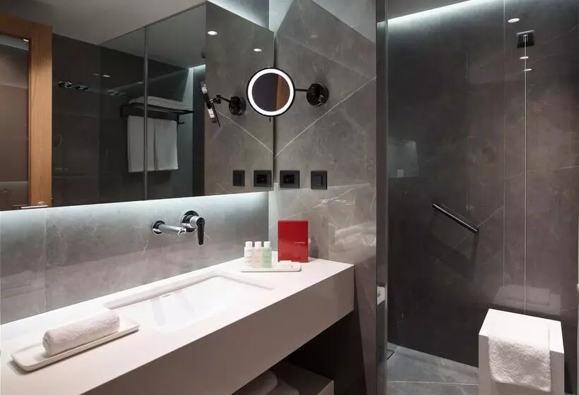 スイート, Neptune Luxury Resort
