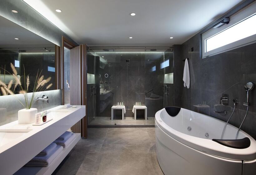 סוויטה, Neptune Luxury Resort