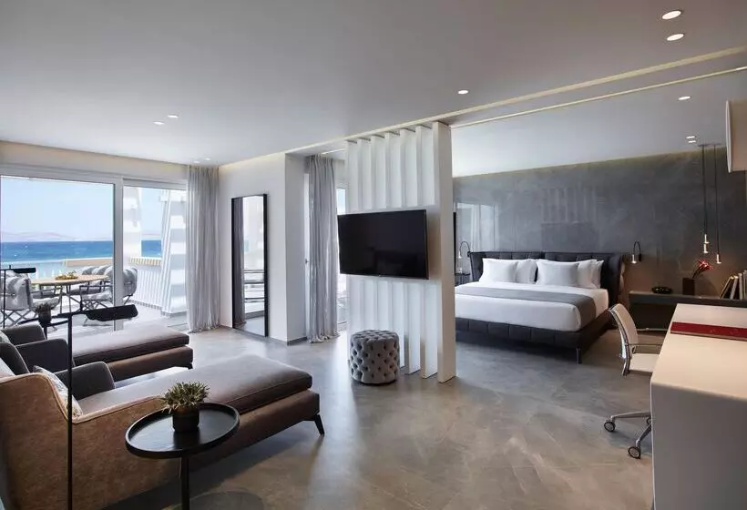 スイート, Neptune Luxury Resort