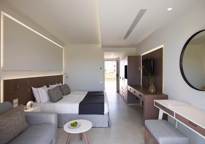 חדר משפחתי דלוקס, Neptune Luxury Resort