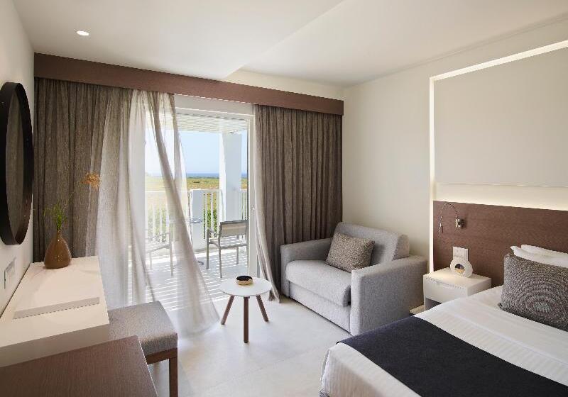 חדר משפחתי דלוקס, Neptune Luxury Resort