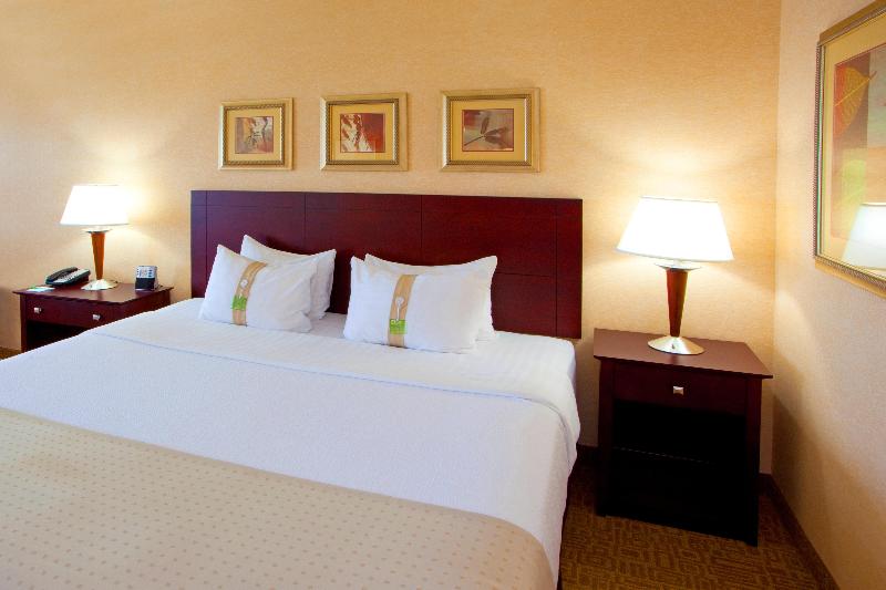 חדר משפחתי, Neptune Luxury Resort