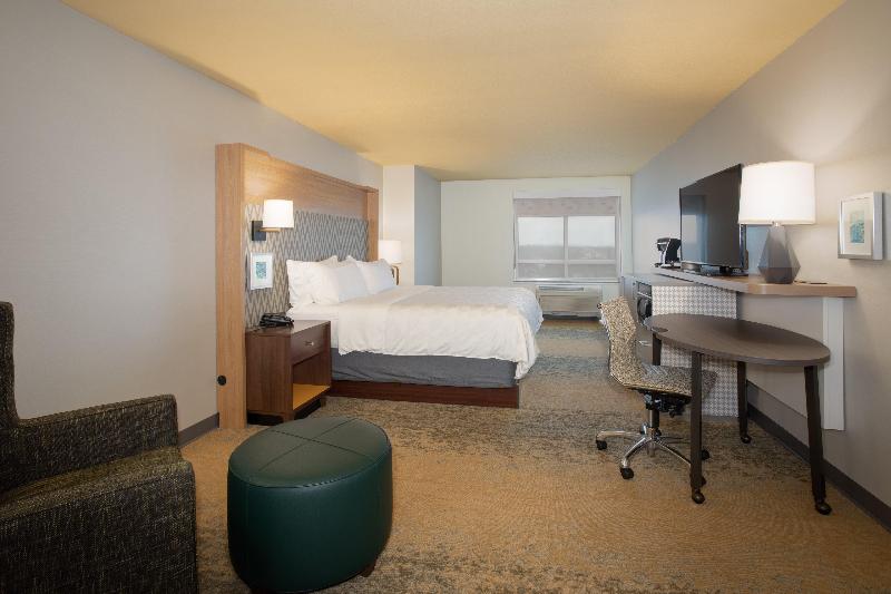 חדר משפחתי, Neptune Luxury Resort