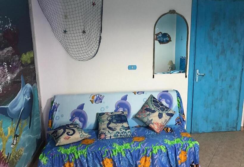 חדר סטנדרט לשלושה עם נוף לגינה, Acquamarina B&b