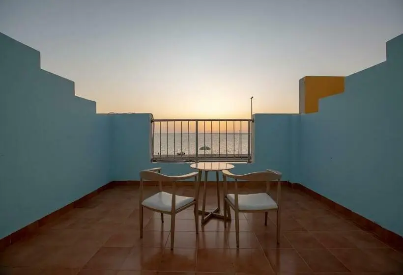 オーシャンビュースタンダードルームバルコニー付き, Al Jar Resort   Families Only