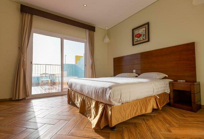 غرفة قياسية مطلّة علي البحر مزوَّدة بشُرفة, Al Jar Resort   Families Only