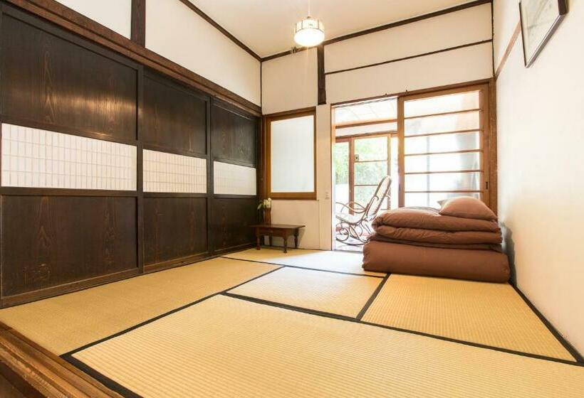 غرفة قياسية حمام مشترك, Guest House Kura