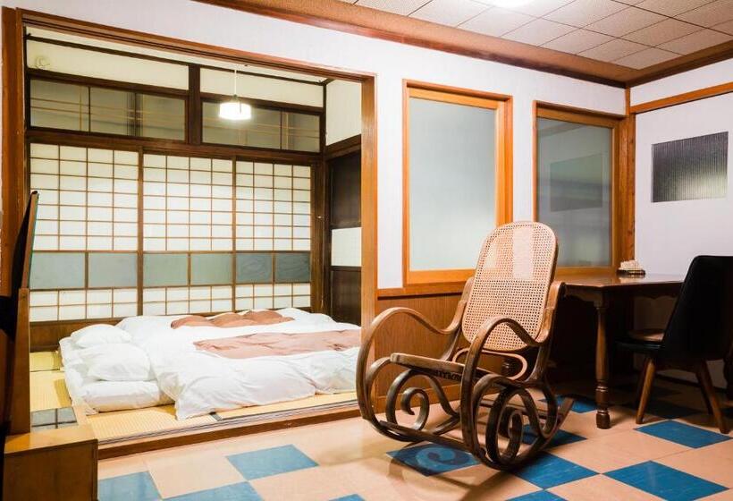 غرفة قياسية حمام مشترك, Guest House Kura