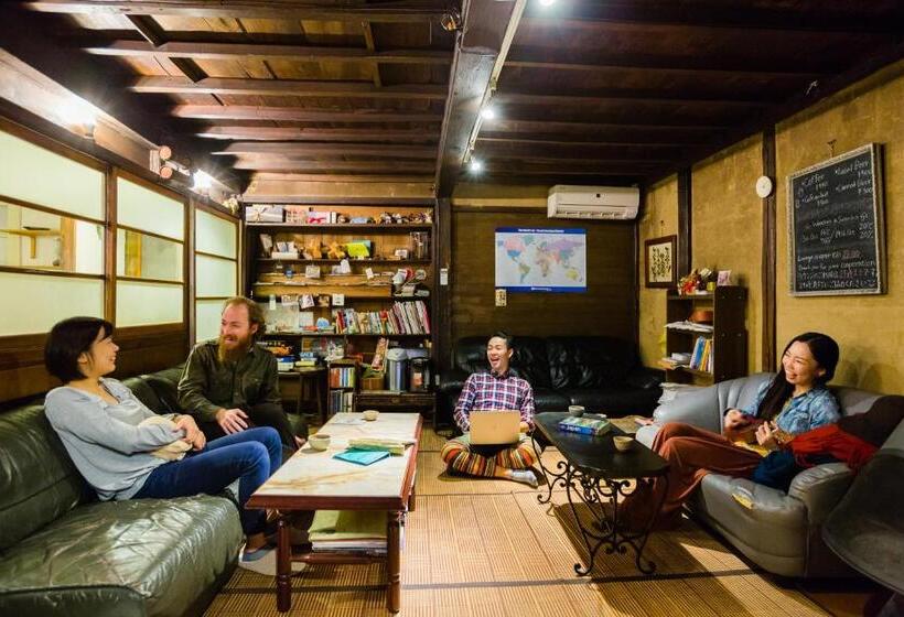 标准四人间共用浴室, Guest House Kura