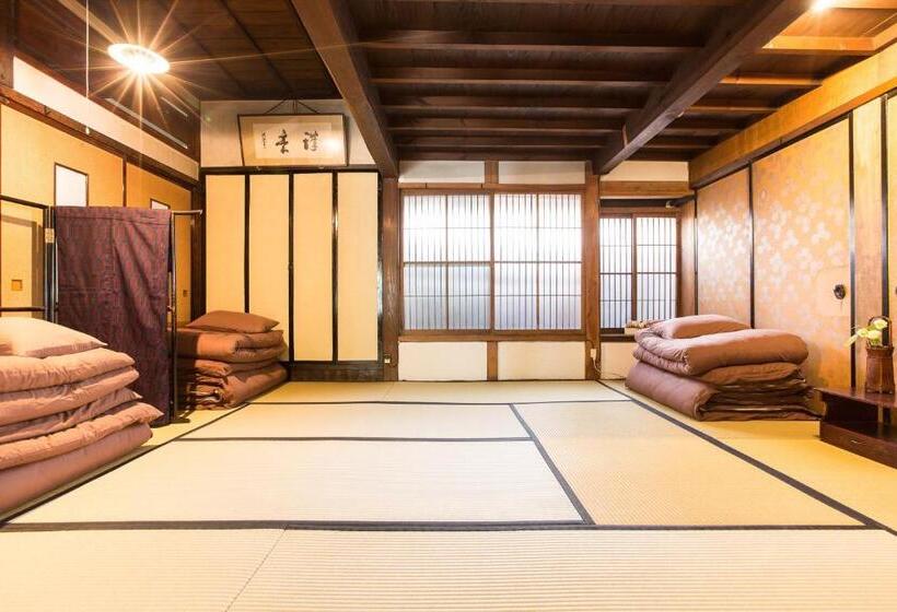 غرفة قياسية رباعية حمام مشترك, Guest House Kura