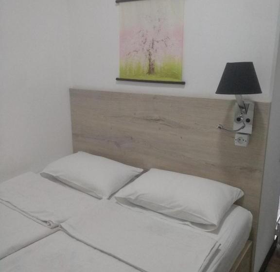 Chambre Economy, Sakura Inn