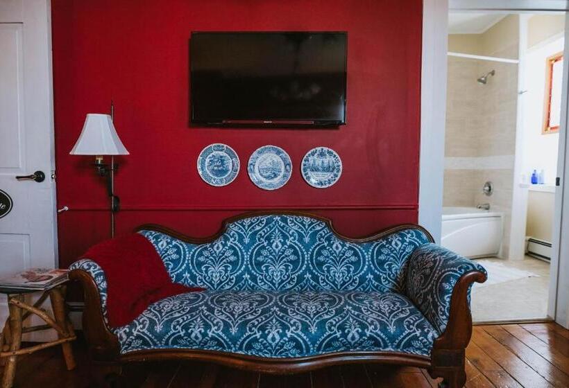 جناح, The Chepstow Inn