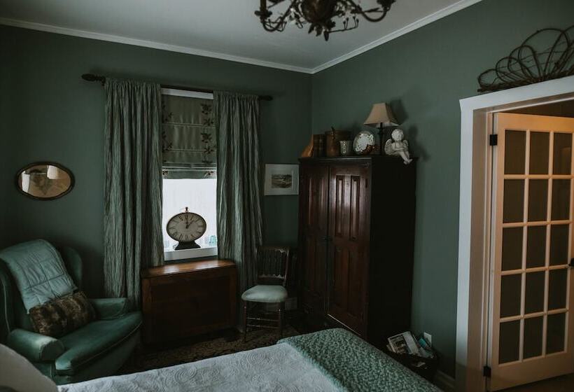 جناح, The Chepstow Inn