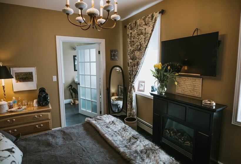 جناح, The Chepstow Inn