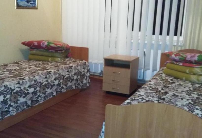 スーペリアトリプルルーム, Yuvileyny