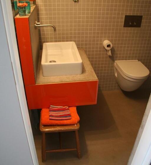 חדר בסיסי, Lådfabriken