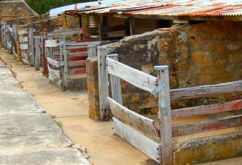 디럭스 스튜디오, Morialta Barns
