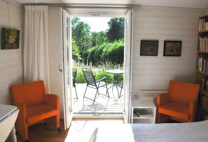 スタンダードルーム, Room In Ekestad