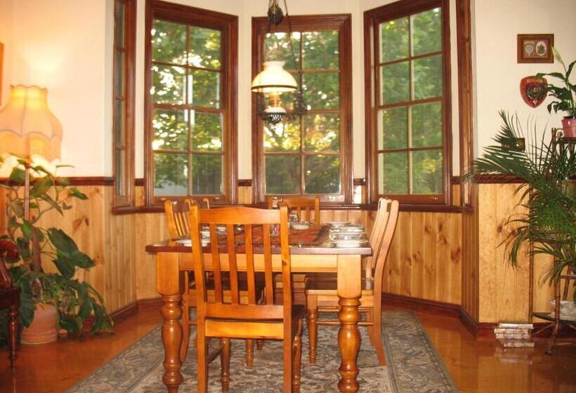 Standard Room, Butterfly Farm Bed And Breakfast Nirranda