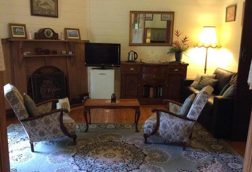 Suite, Butterfly Farm Bed And Breakfast Nirranda