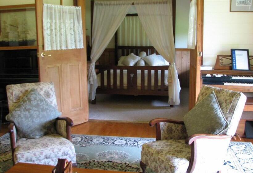 Suite, Butterfly Farm Bed And Breakfast Nirranda