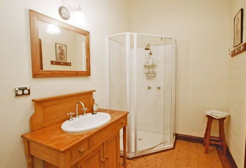 Suite, Butterfly Farm Bed And Breakfast Nirranda