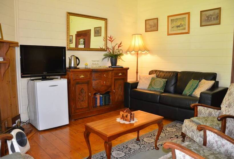 Suite, Butterfly Farm Bed And Breakfast Nirranda