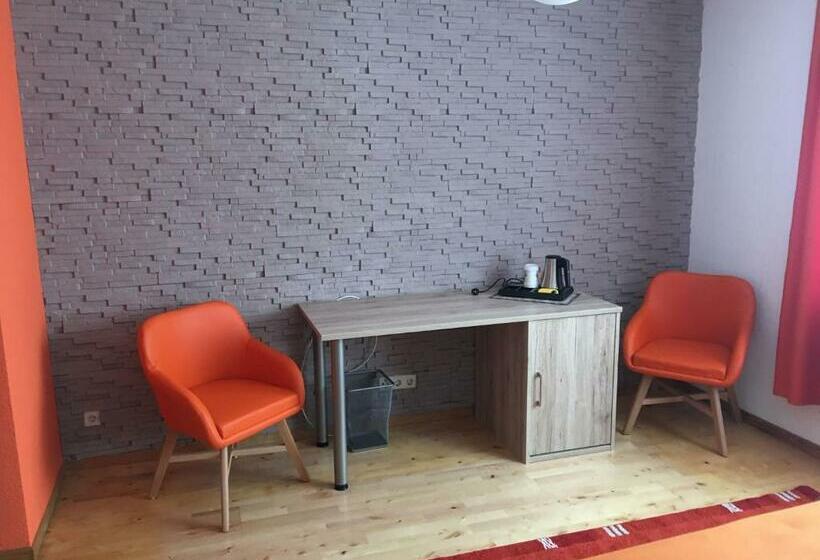 디럭스 룸, Am Brünnchen