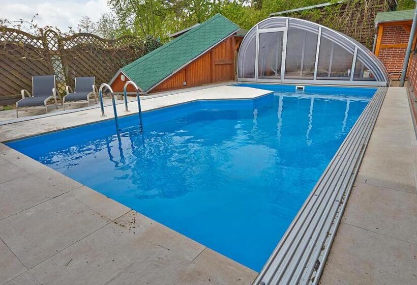 Дом 4 Спальни, La Porte