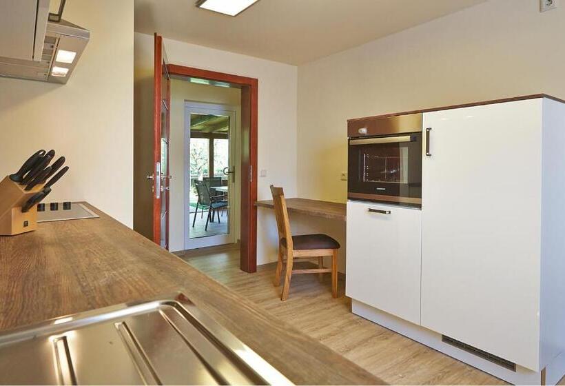 Дом 4 Спальни, La Porte