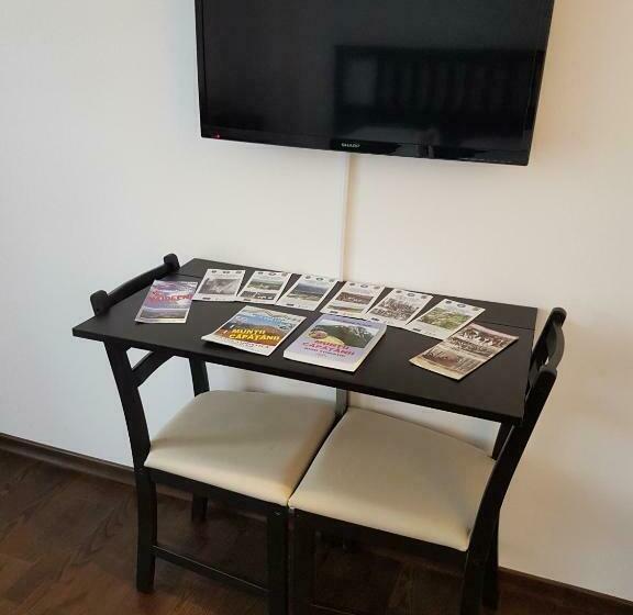 Номер Стандарт с Балконом, Pensiunea Agroturistica Cerna, Vaideeni, Valcea