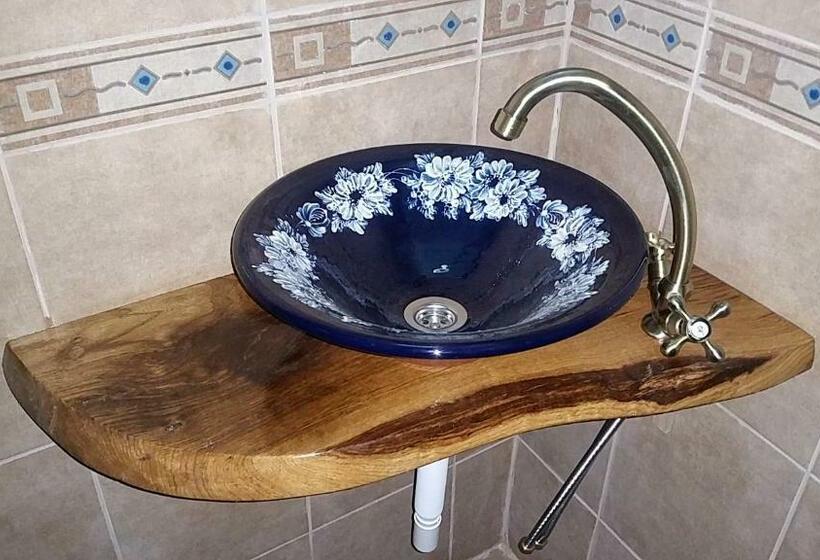 Номер Стандарт с Балконом, Pensiunea Agroturistica Cerna, Vaideeni, Valcea