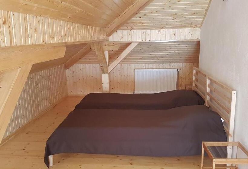 Четырехместный Номер Стандарт, Pensiunea Agroturistica Cerna, Vaideeni, Valcea