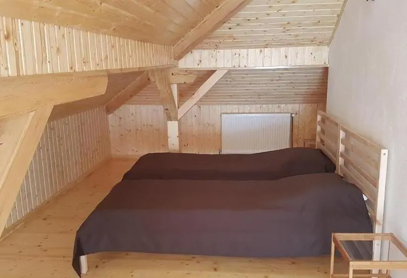 スタンダード４人部屋, Pensiunea Agroturistica Cerna, Vaideeni, Valcea