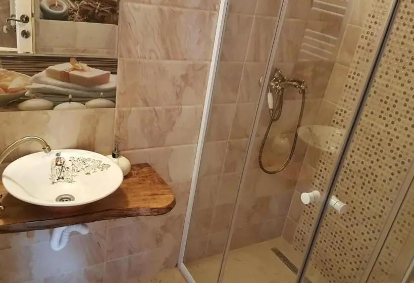 スタンダード４人部屋, Pensiunea Agroturistica Cerna, Vaideeni, Valcea