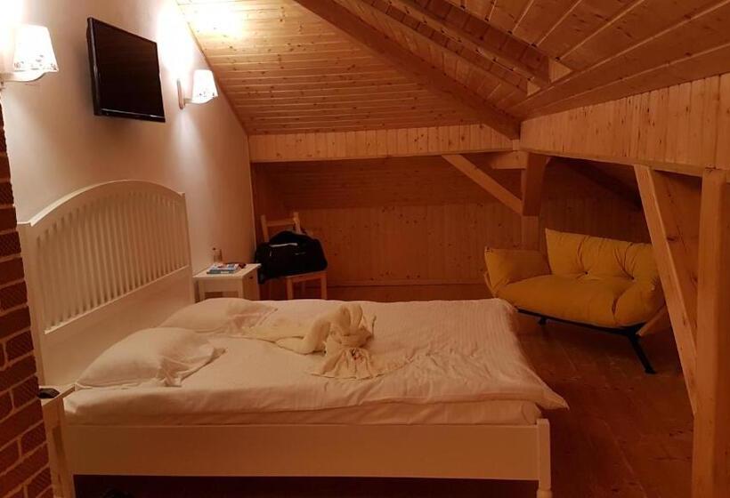 Номер Стандарт Трехместный, Pensiunea Agroturistica Cerna, Vaideeni, Valcea