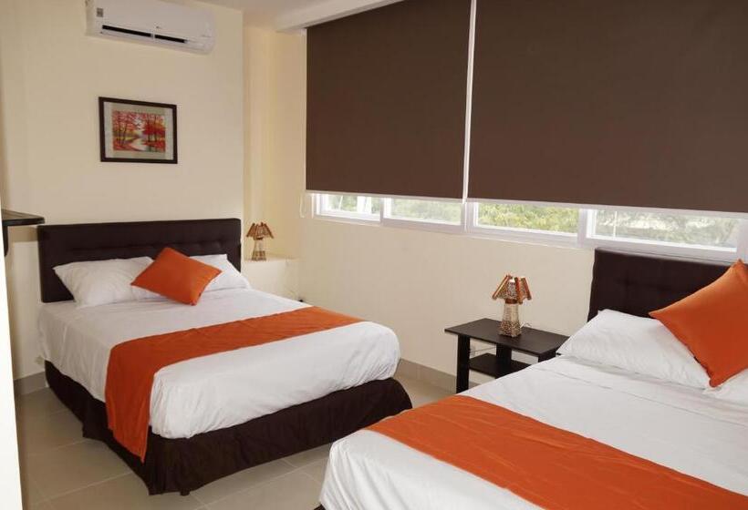 اتاق استاندارد چهار تخته با چشم‌انداز دریا, Playa Aventura