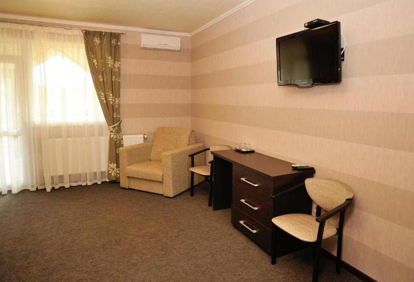 اتاق استاندارد با تراس, Vulyk