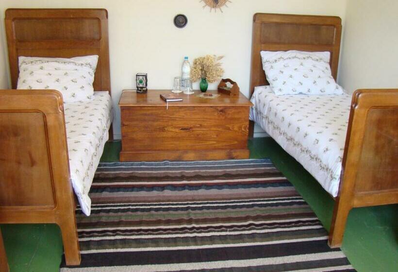 חדר סטנדרט, Bilkarskata Kashta