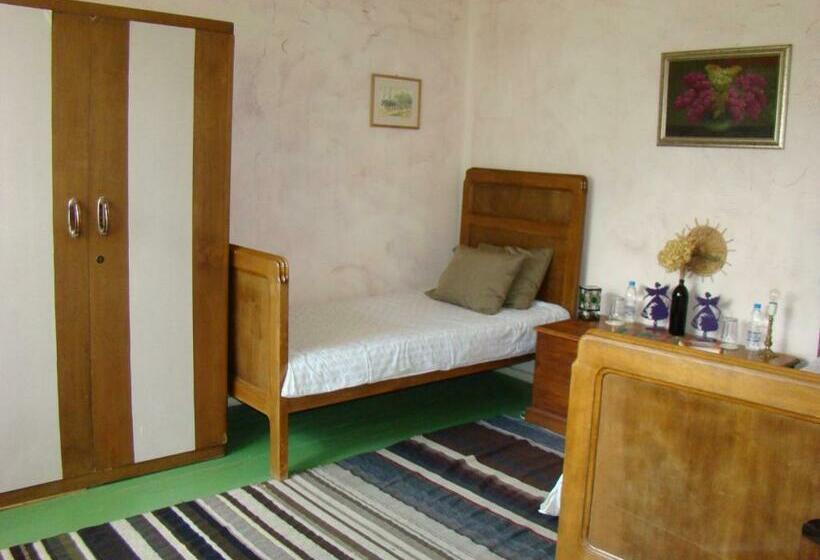 חדר סטנדרט, Bilkarskata Kashta