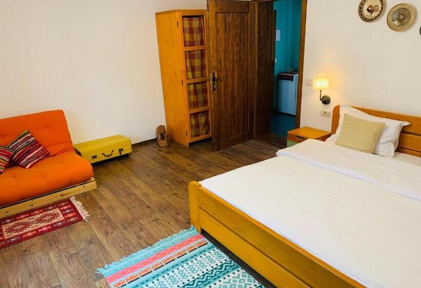 Семейный Номер, Casa La Moara Din Grădină