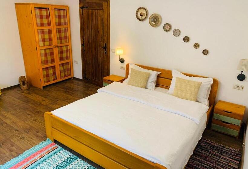 Семейный Номер, Casa La Moara Din Grădină