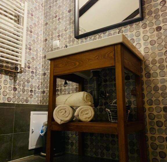 Номер Стандарт, Casa La Moara Din Grădină