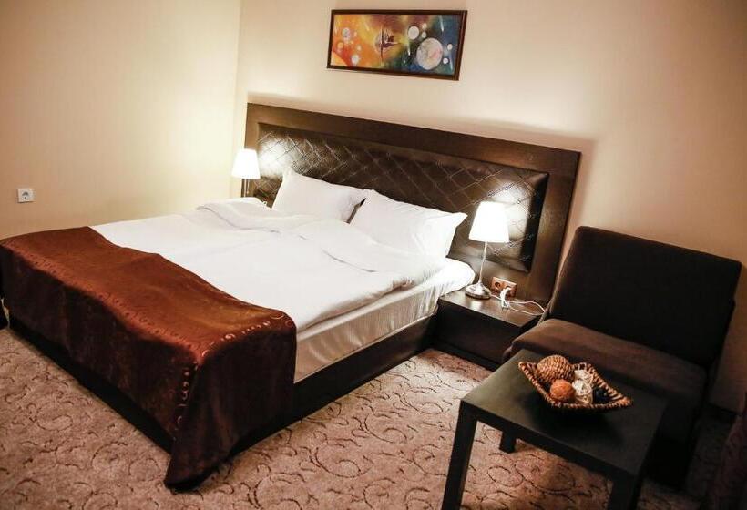 Номер Стандарт с Балконом, Einstein House & Spa