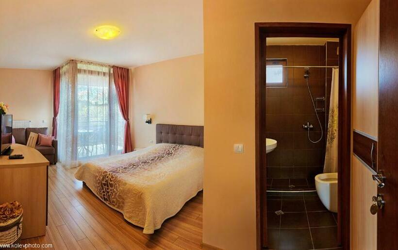 デラックスルーム, Lakata Guest House